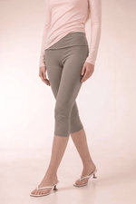 ELLA Capri In Tan