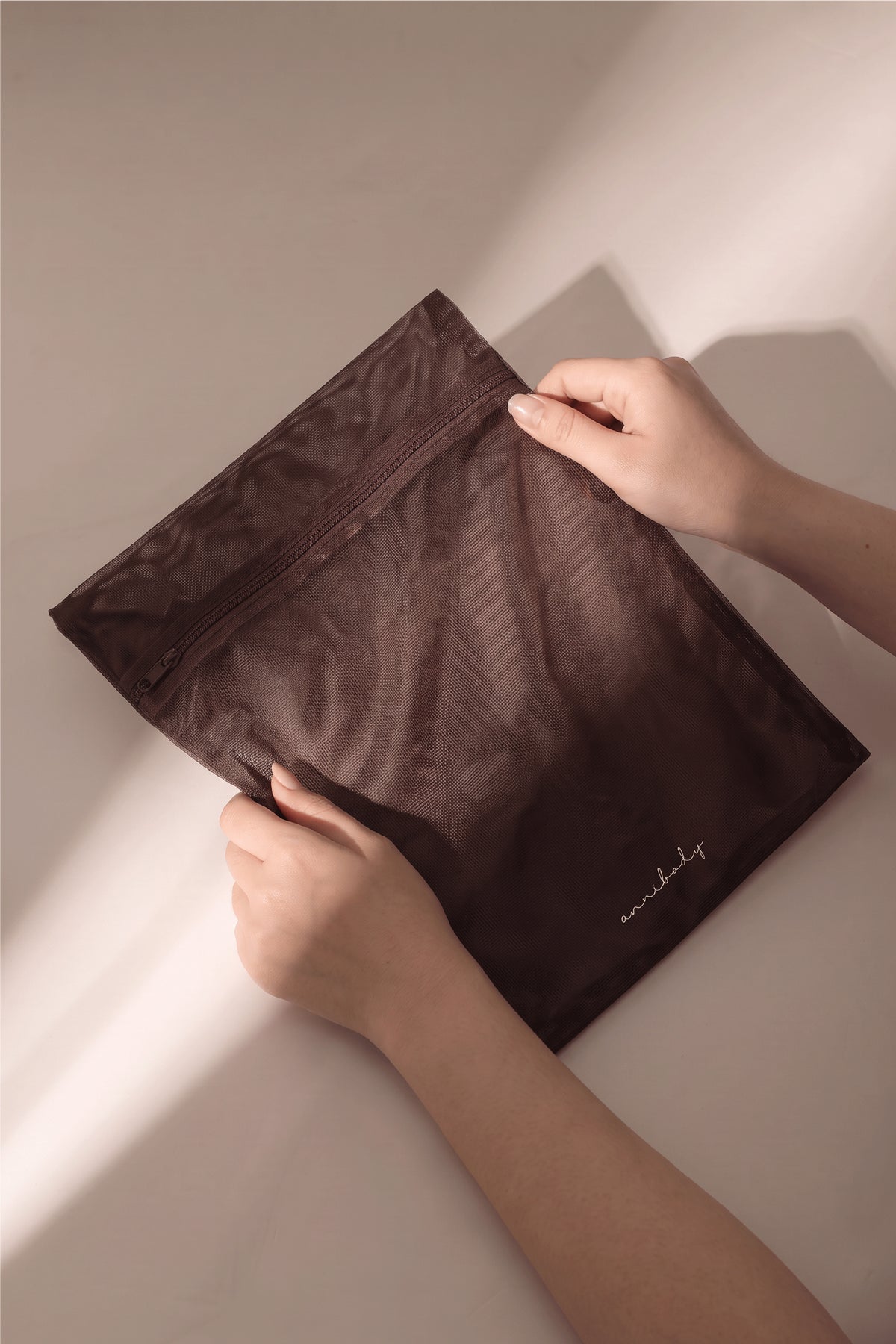 Laundry Mesh Bag In Mocha