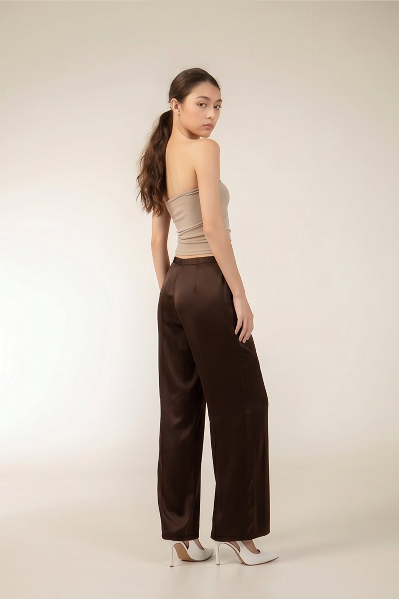 AVERY Top In Tan