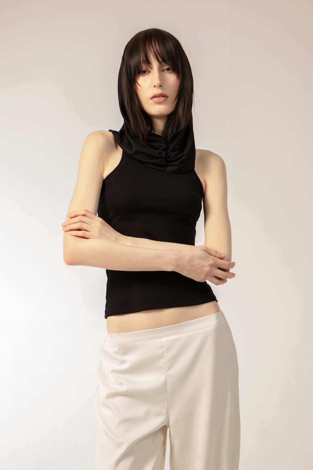 ARELLA Cape in Black