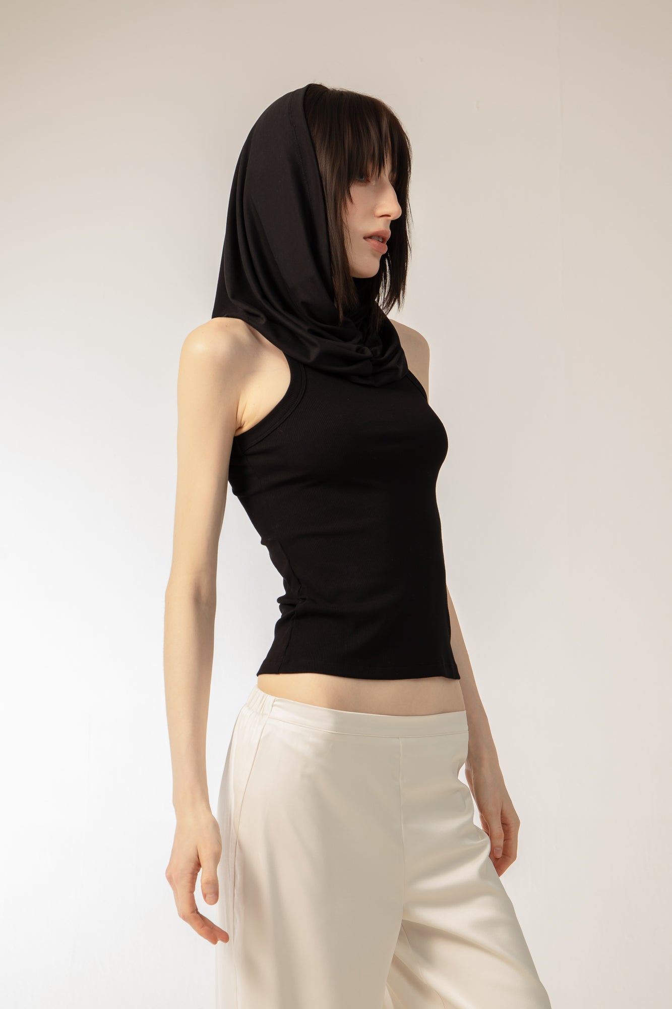 ARELLA Cape in Black