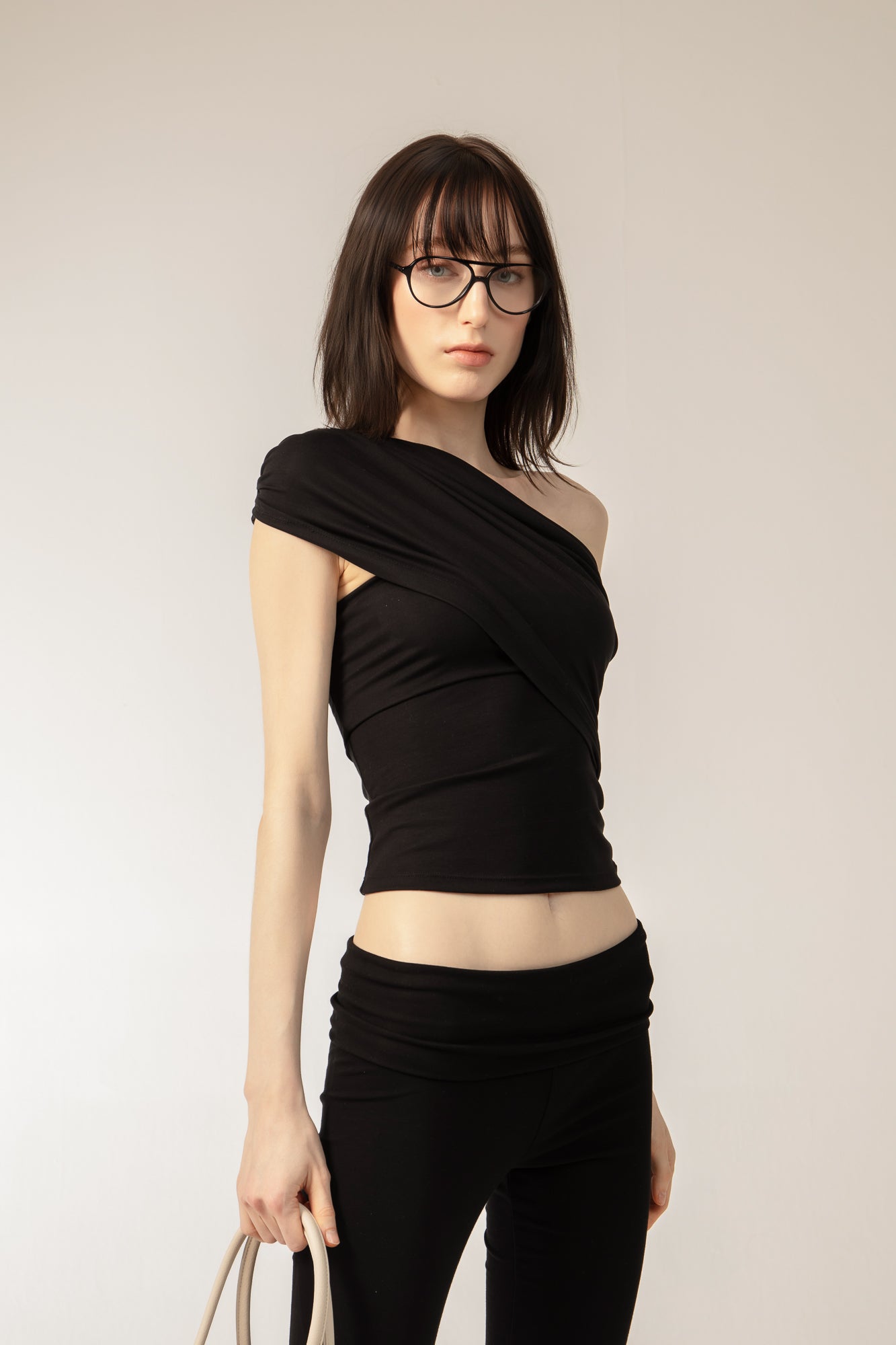 ARELLA Cape in Black