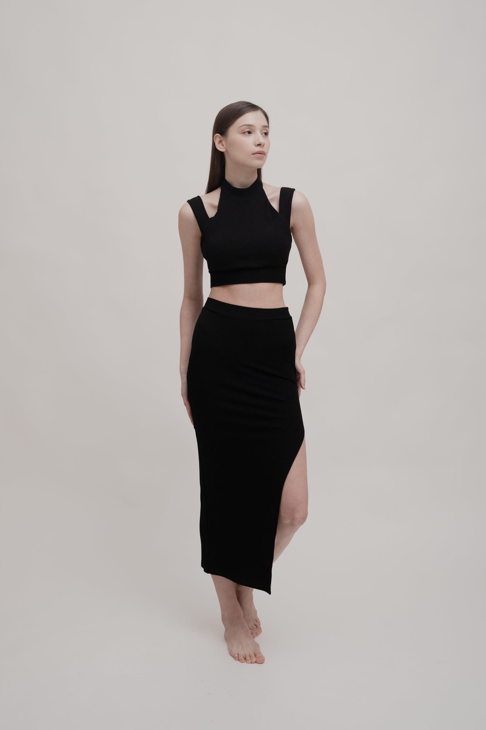 APERA Midi Skirt - Black
