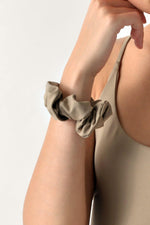 Shiny Hair Scrunchies - Taupe - ANNIBODY