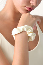 Shiny Hair Scrunchies - Vanilla - ANNIBODY