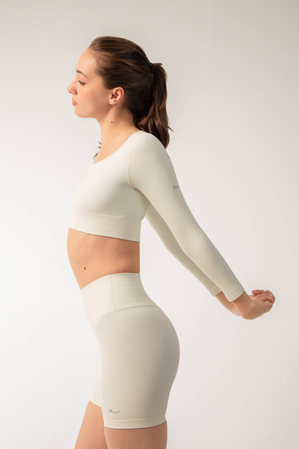 TERRA Crop Top - Ivory