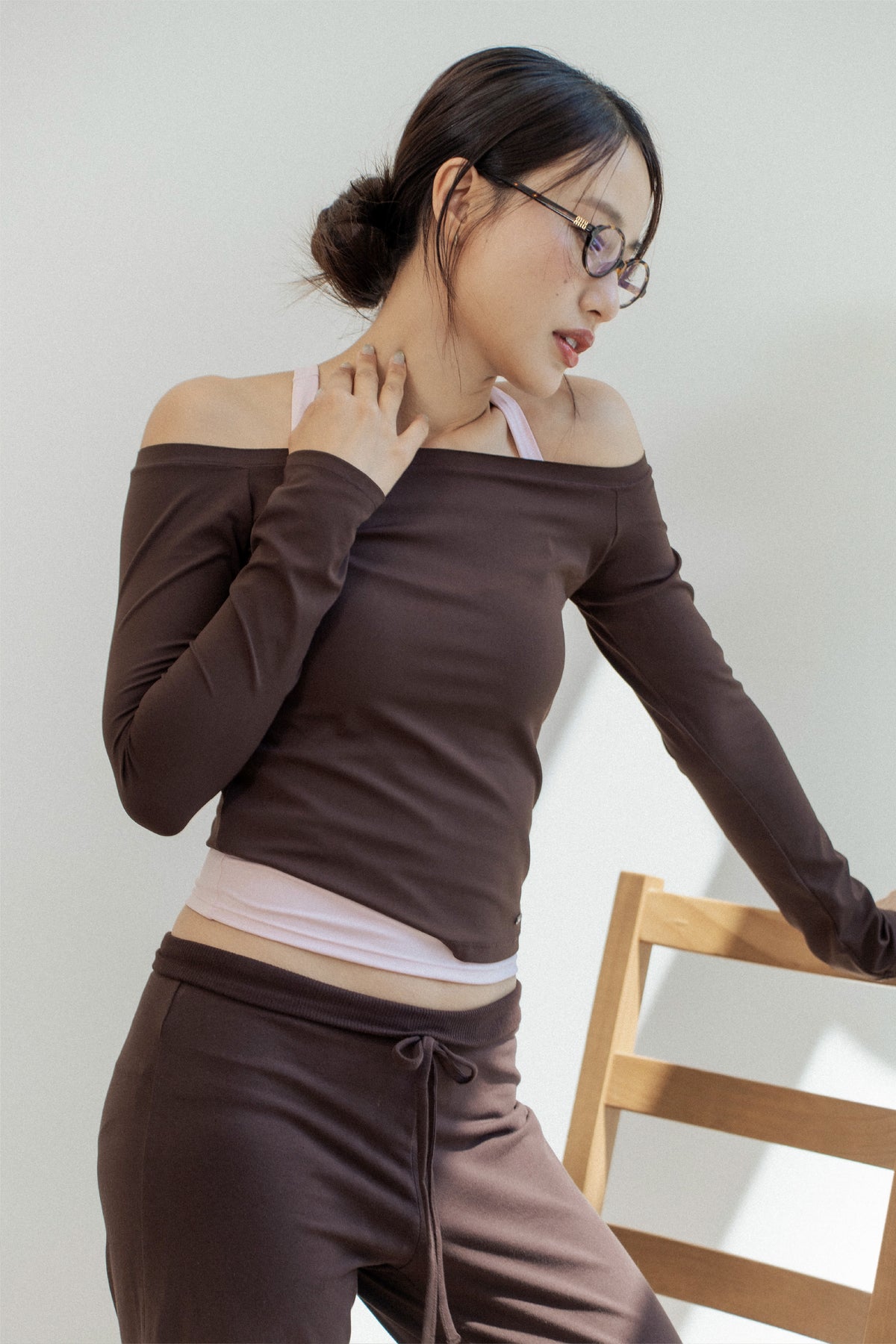 BELLA Off Shoulder Top In Mocha