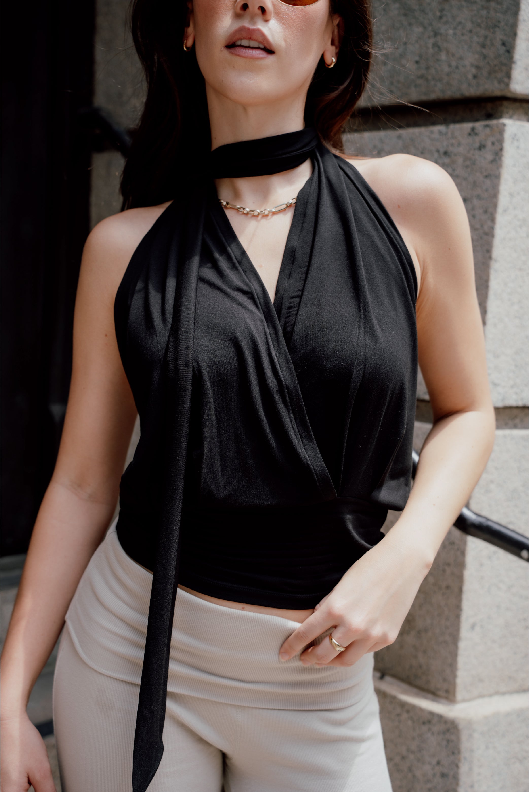 HAILEY Top In Black