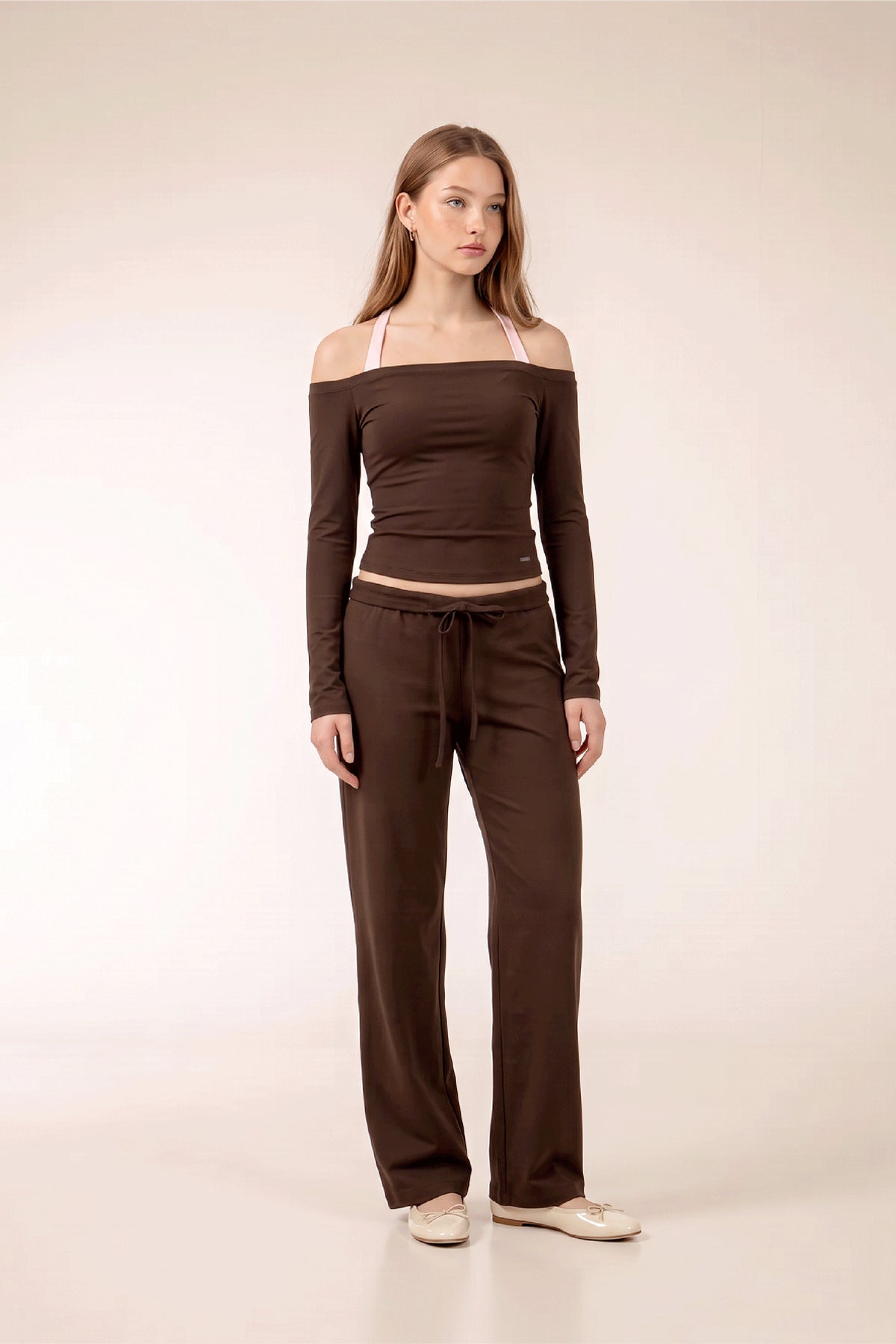 BELLA Off Shoulder Top In Mocha