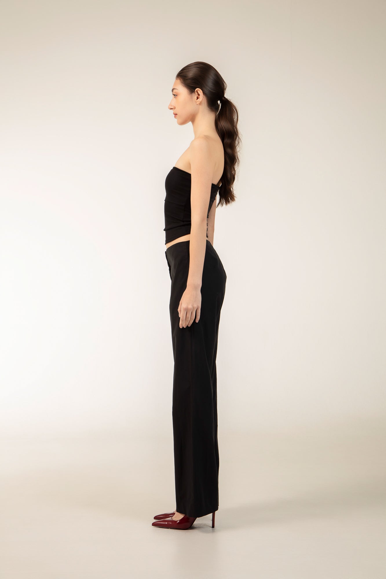 AVERY Top In Black