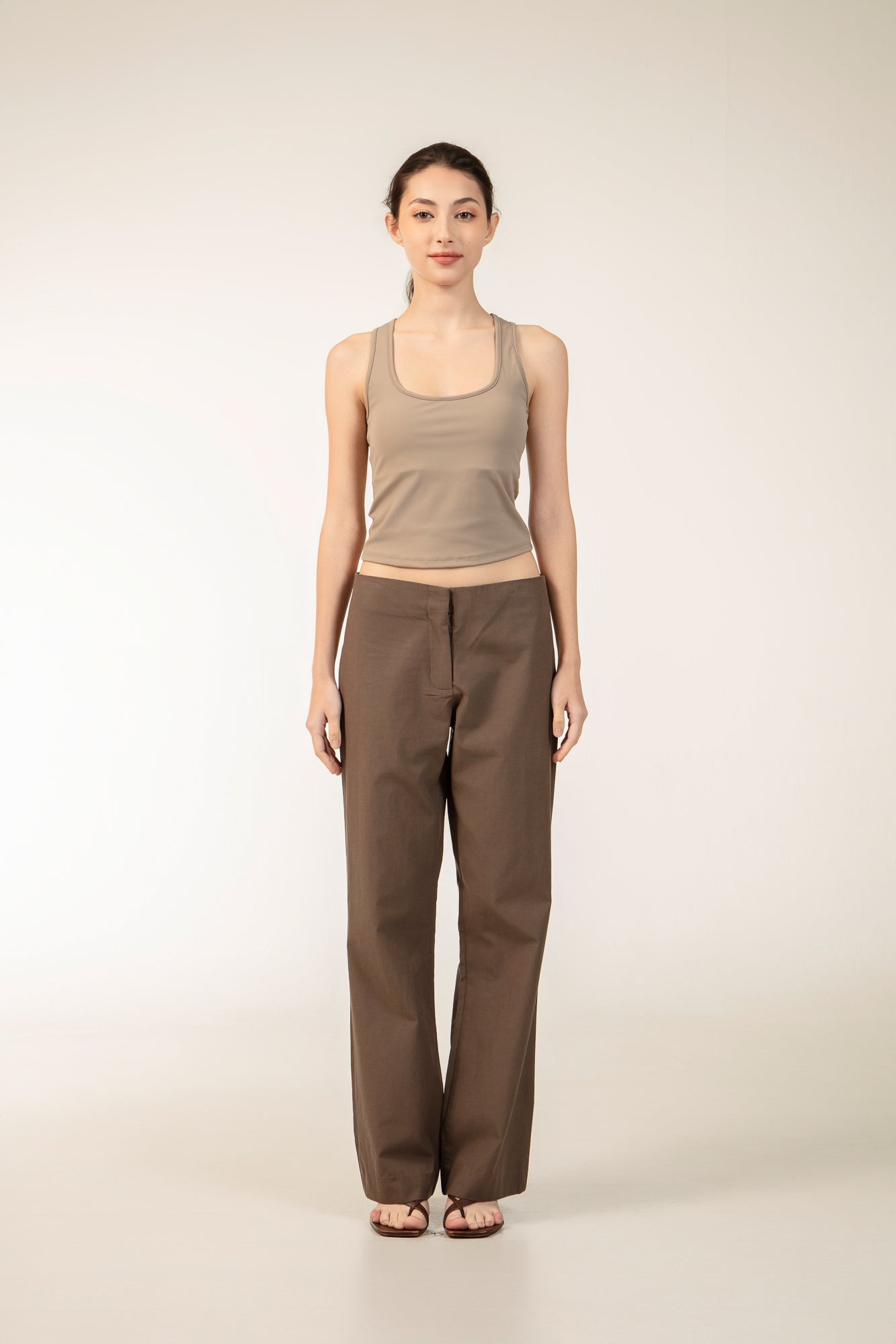 HERA Pants In Dark Taupe