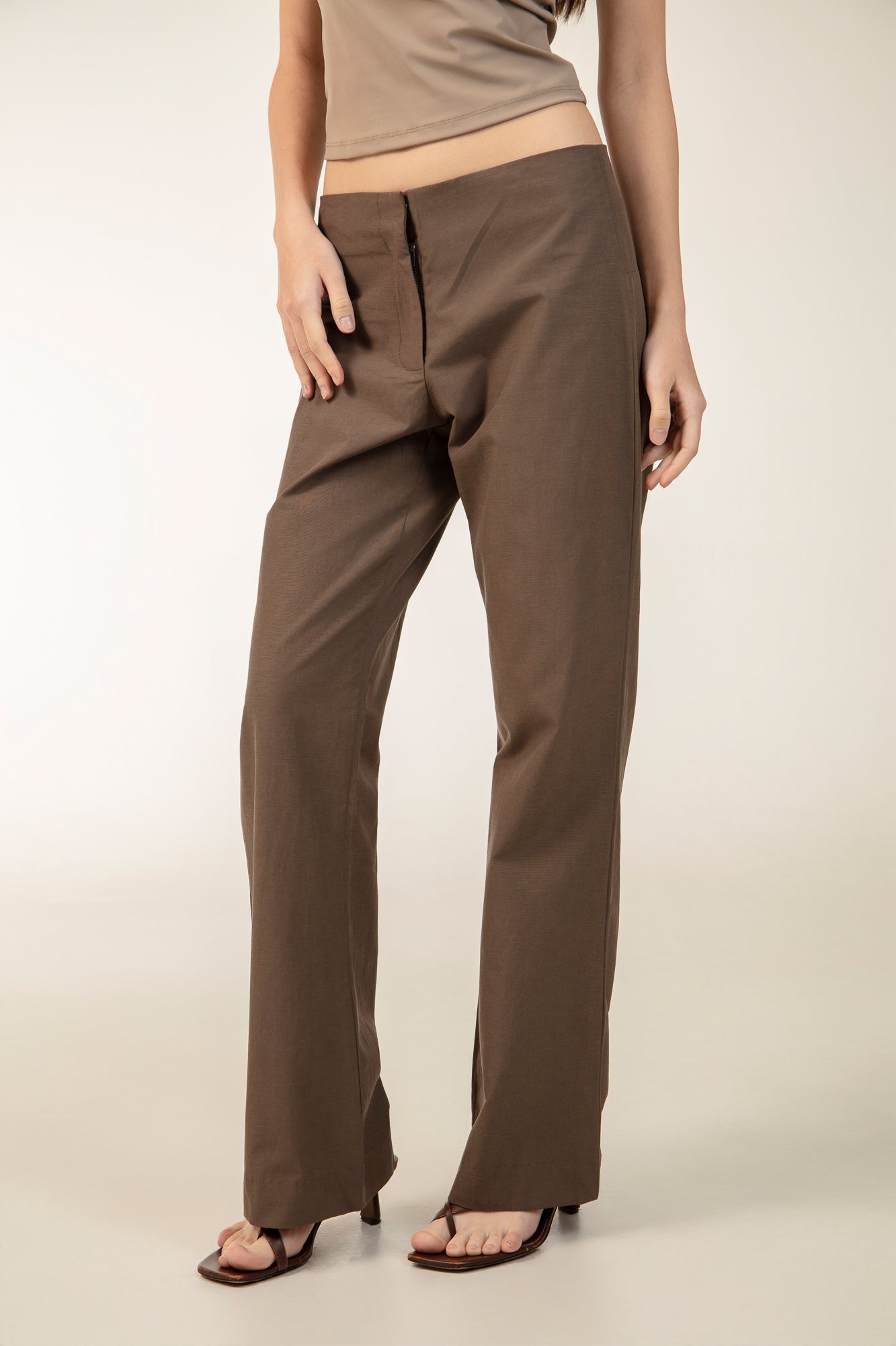 HERA Pants In Dark Taupe