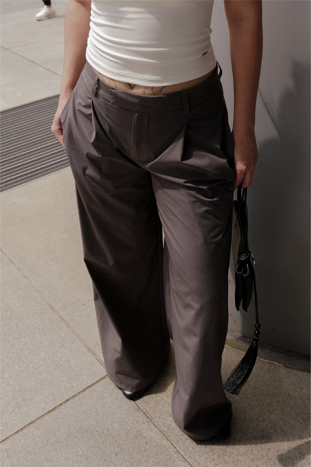 ALEXA Pants In Charcoal