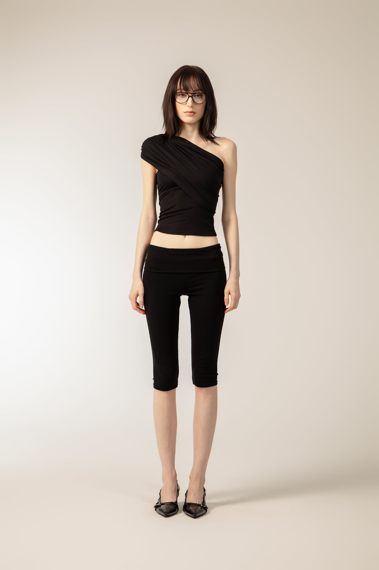 ARELLA Cape in Black