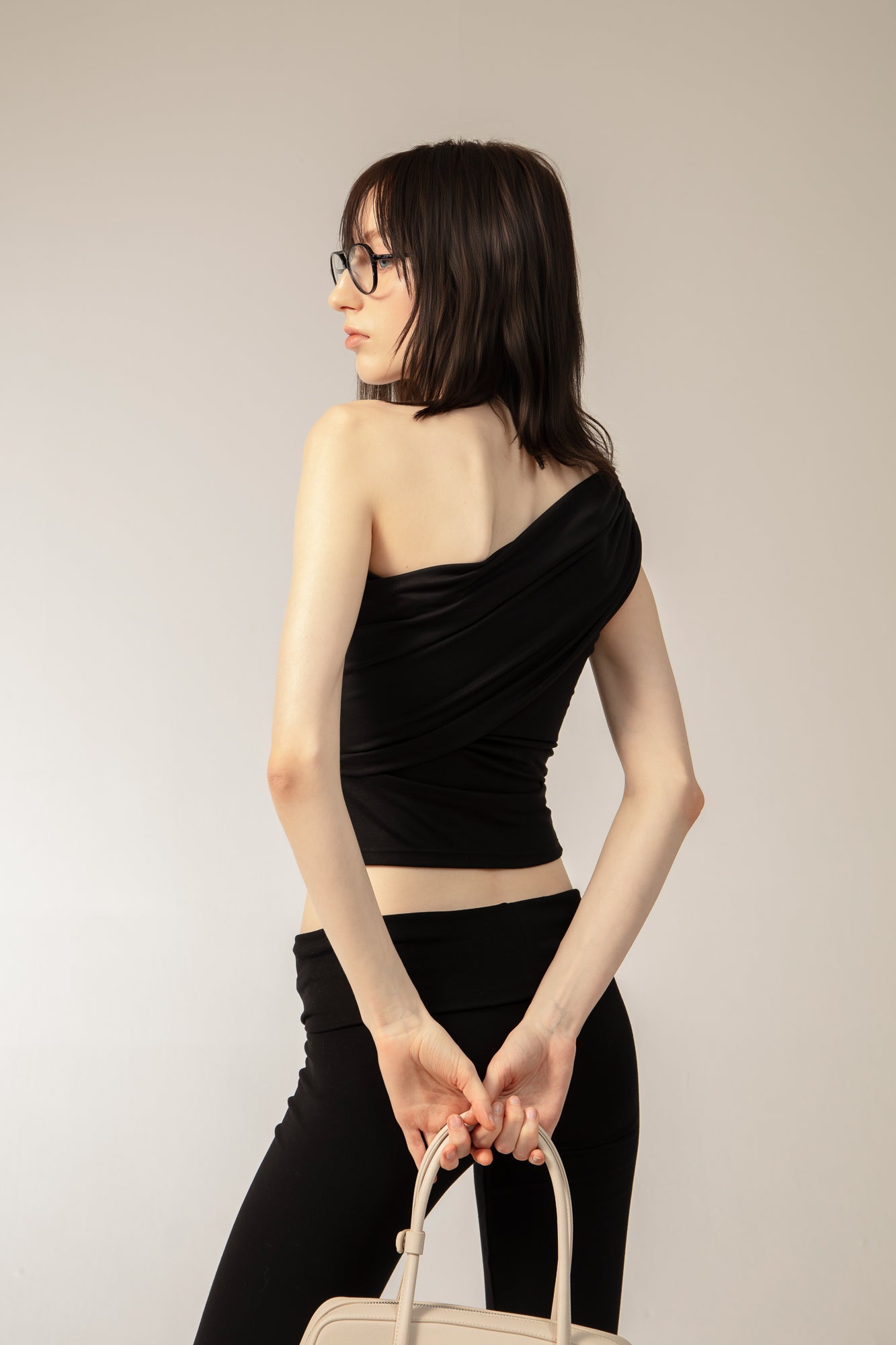 ARELLA Cape in Black