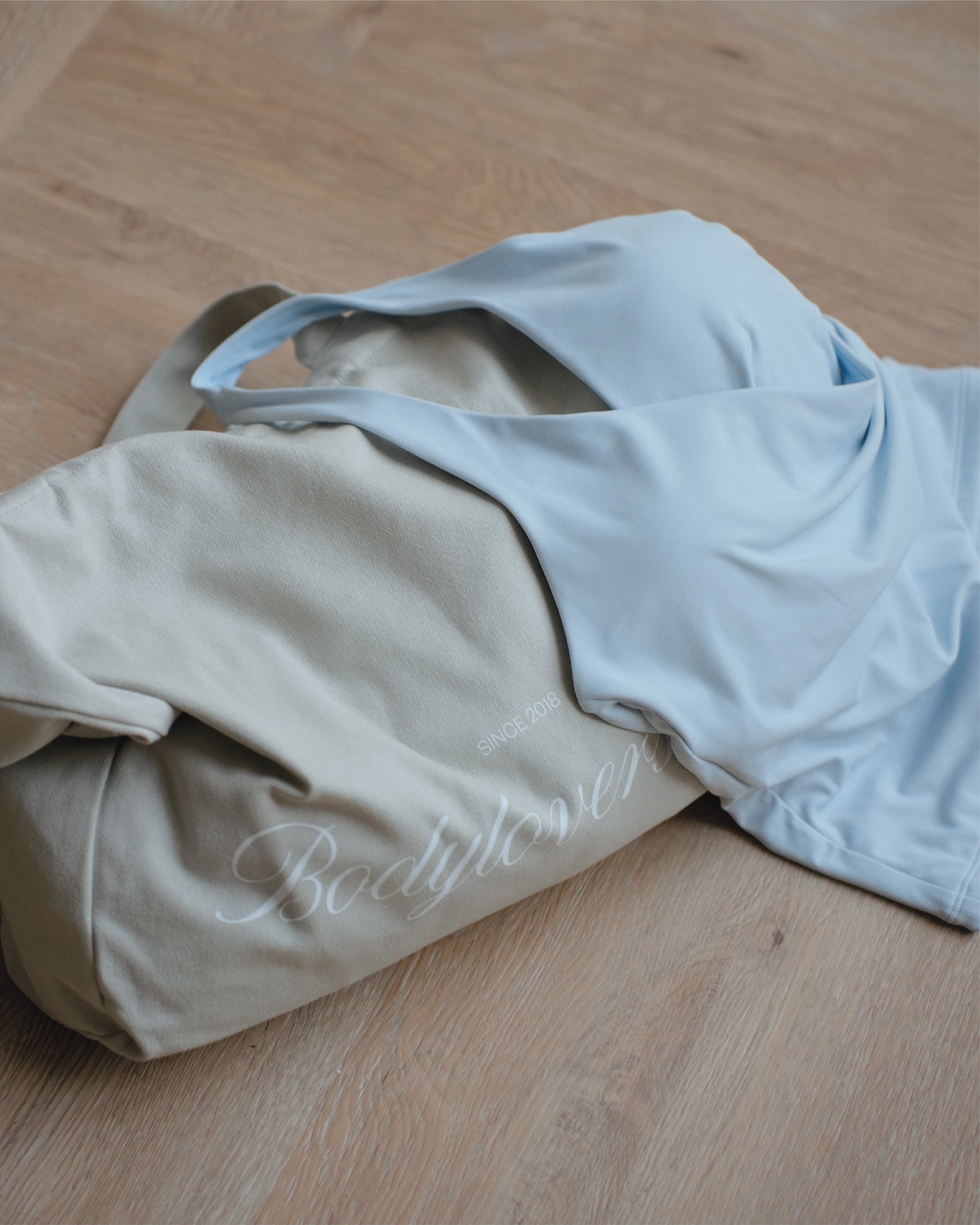 Bodylovers Club Tote Bag in Tan