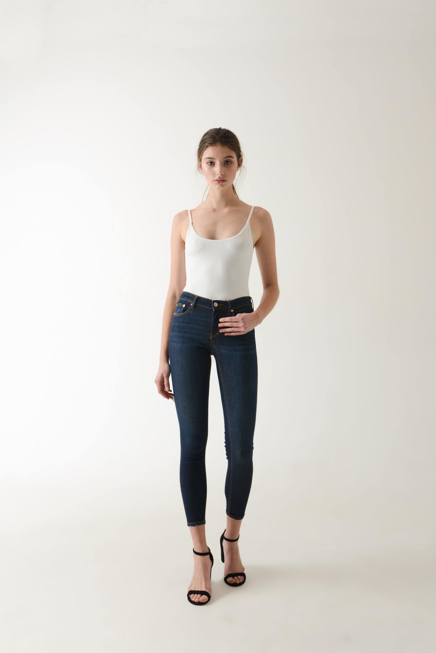 LEO body - White - ANNIBODY