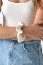 Soft Hair Scrunchies - White - ANNIBODY